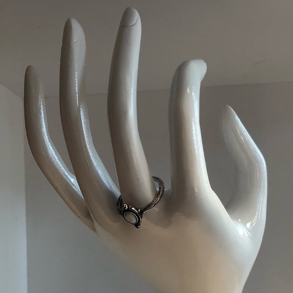 White & Silver Ring - Picture 6 of 6